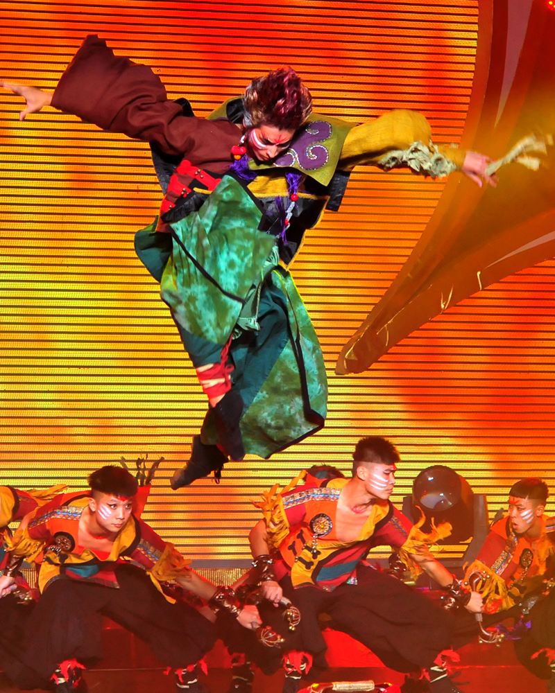 创作作品：《彝山魂》获第八届中国舞蹈“荷花奖”民族民间舞大赛作品金奖.jpg